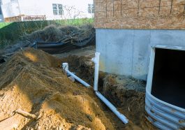 Bild: Hausdrainage von Profis verlegen lassen
