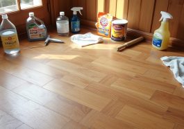 Flecken von Parkett entfernen - Tipps, Hausmittel, Kosten